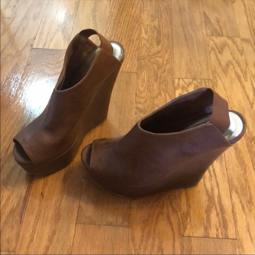 Tan Wedges!